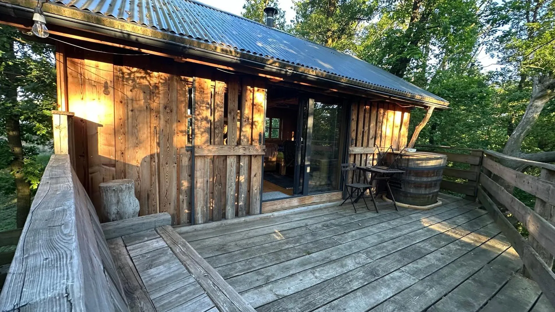 Treehouse Family Villa Brno 0*,